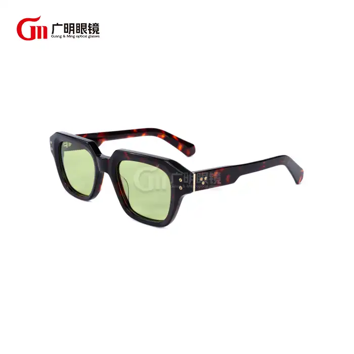 How Do You Choose the Right Size for Hexagonal Flat Sunglasses?